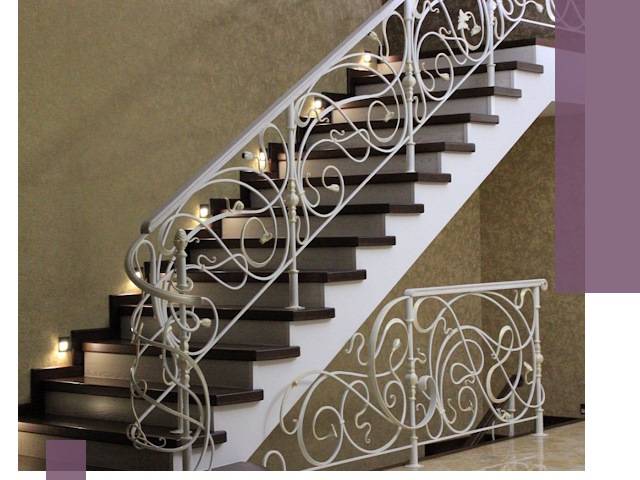 Кованые лестницы под ключ в Шумерле — изготовление и монтаж