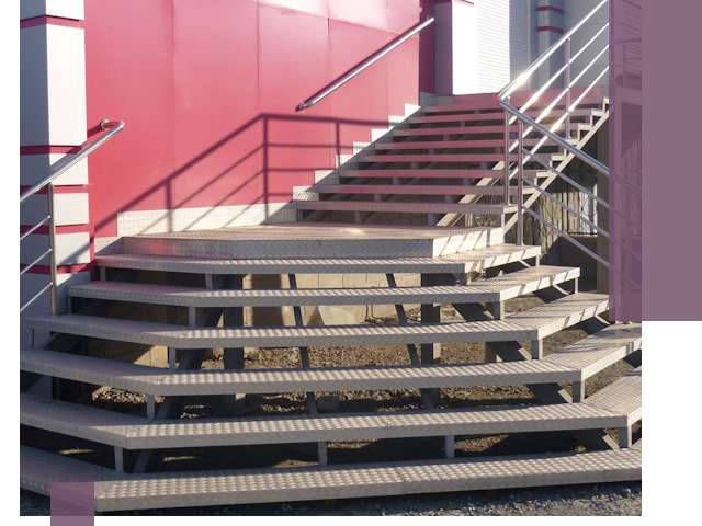 Лестницы для магазина в Шумерле — изготовление и монтаж