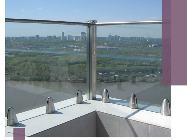 Стеклянные парапеты премиум класса в Шумерле для домов и бизнесов